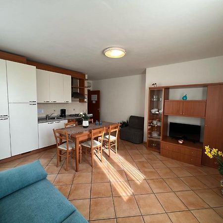 Appartamenti Baia Azzurra 6. Torbole Sul Garda Esterno foto