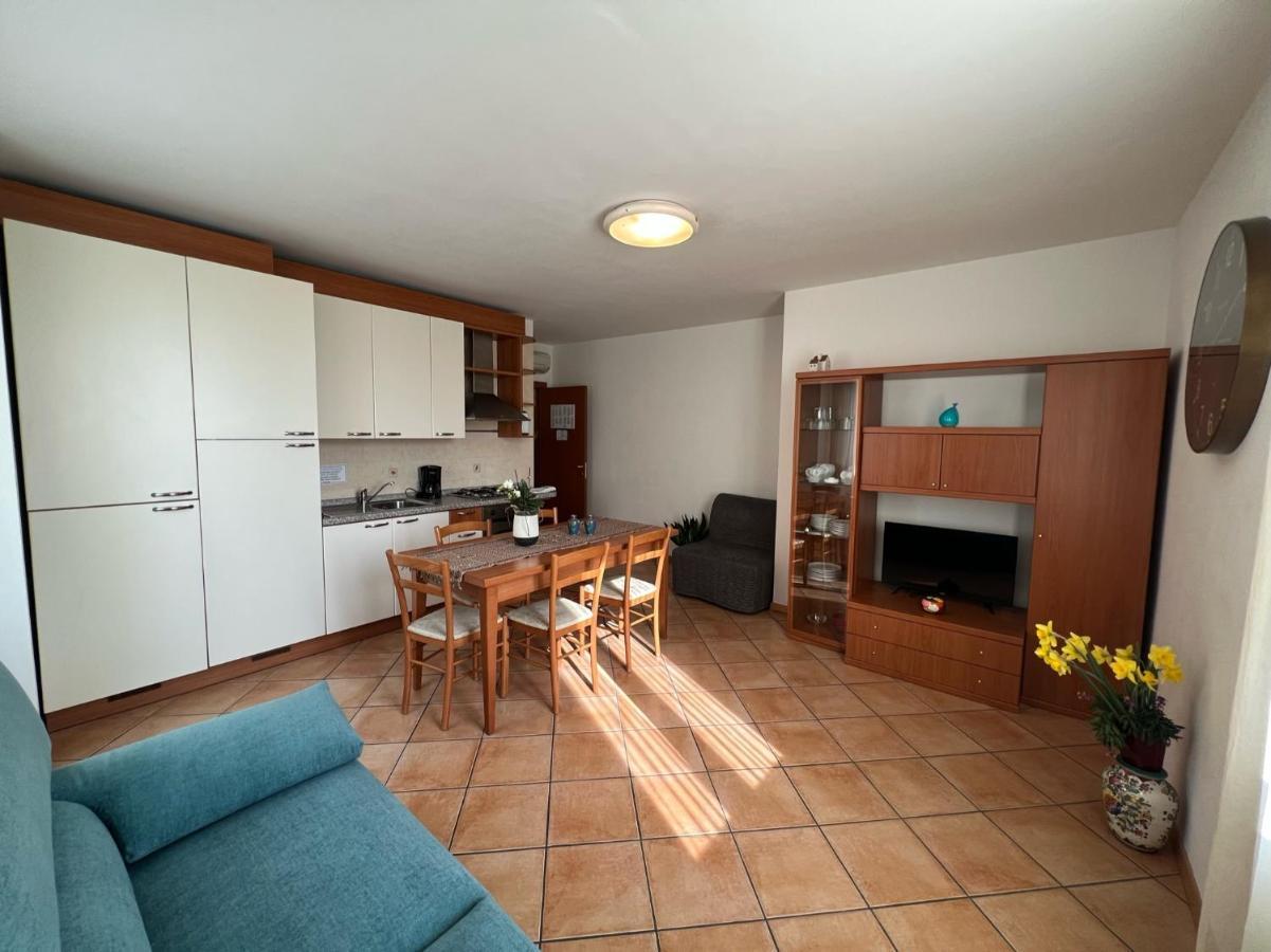 Appartamenti Baia Azzurra 6. Torbole Sul Garda Esterno foto