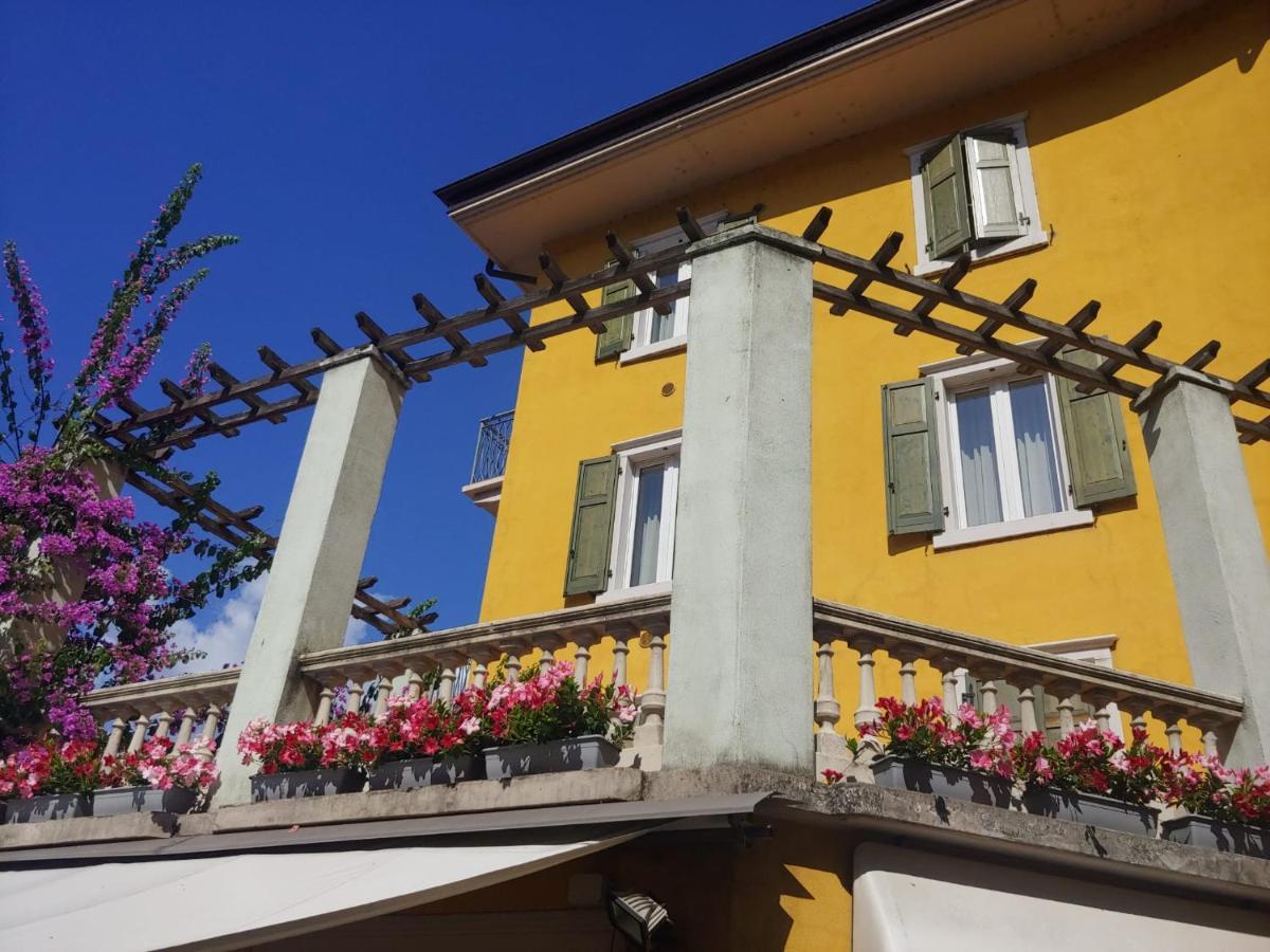 Appartamenti Baia Azzurra 6. Torbole Sul Garda Esterno foto