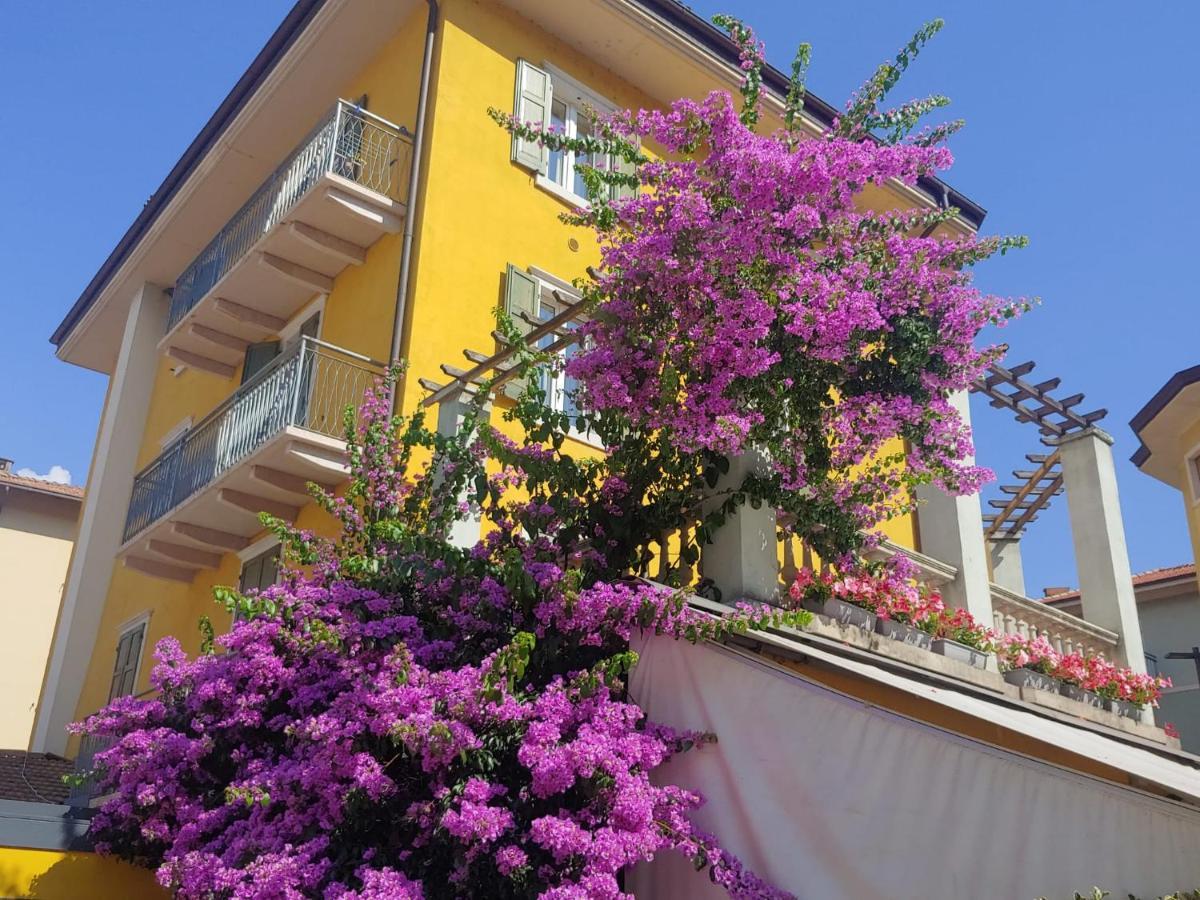 Appartamenti Baia Azzurra 6. Torbole Sul Garda Esterno foto